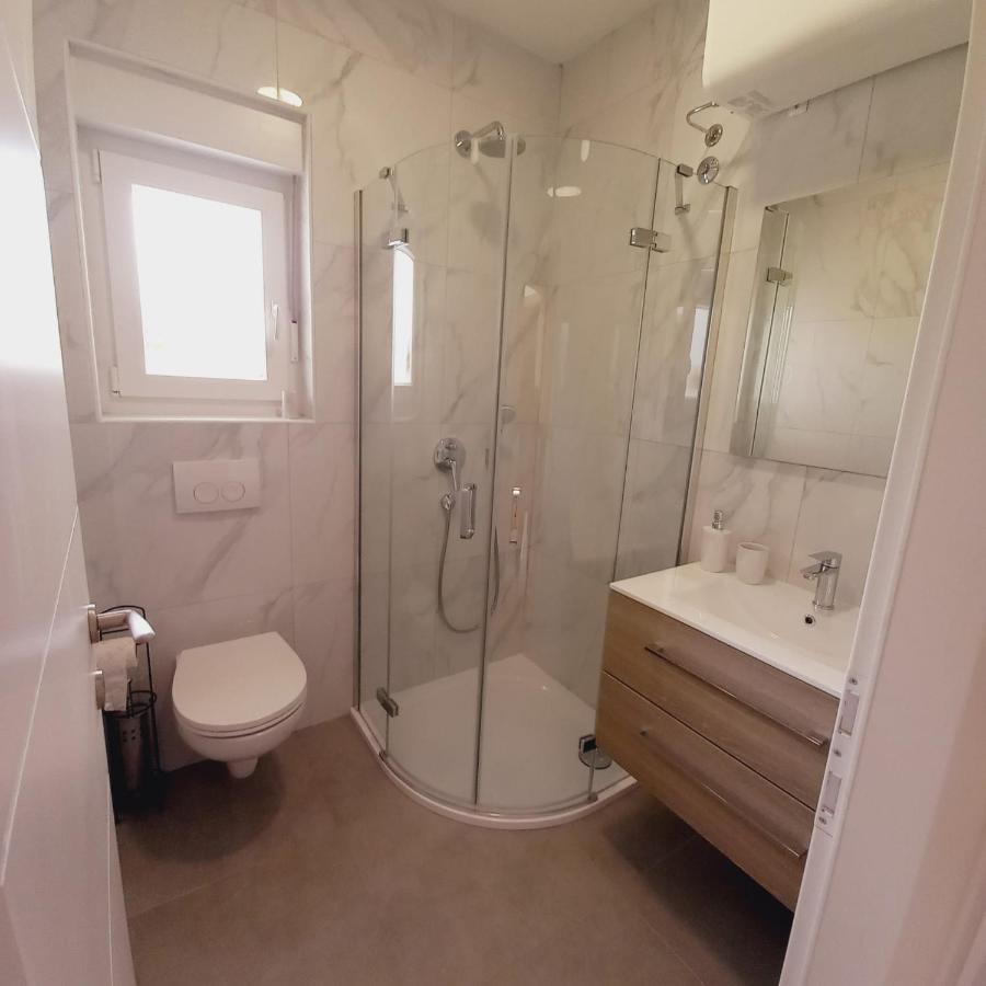 M & L Apartment