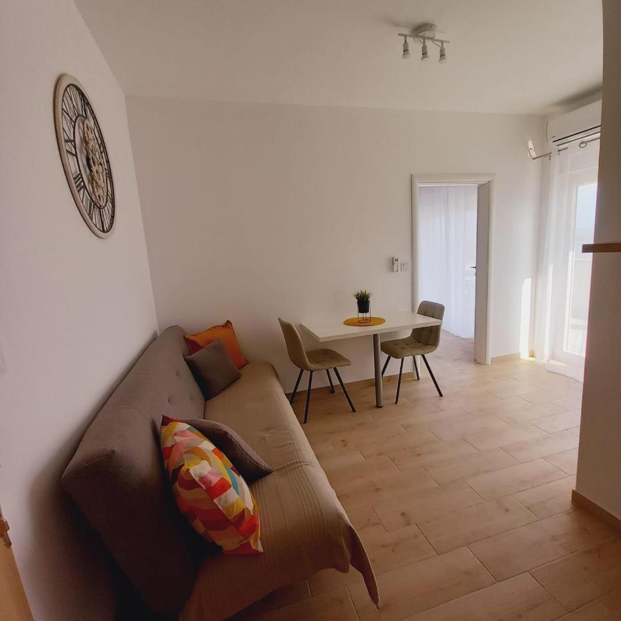 Apartment M & L